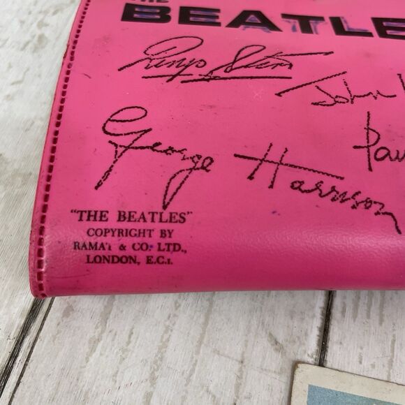 Beatles VINTAGE HOT PINK & RED BEATLES WALLET W/ Pictures & Bonus Cards - Picture 4 of 16
